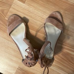 Nude/pink suede leather block heel